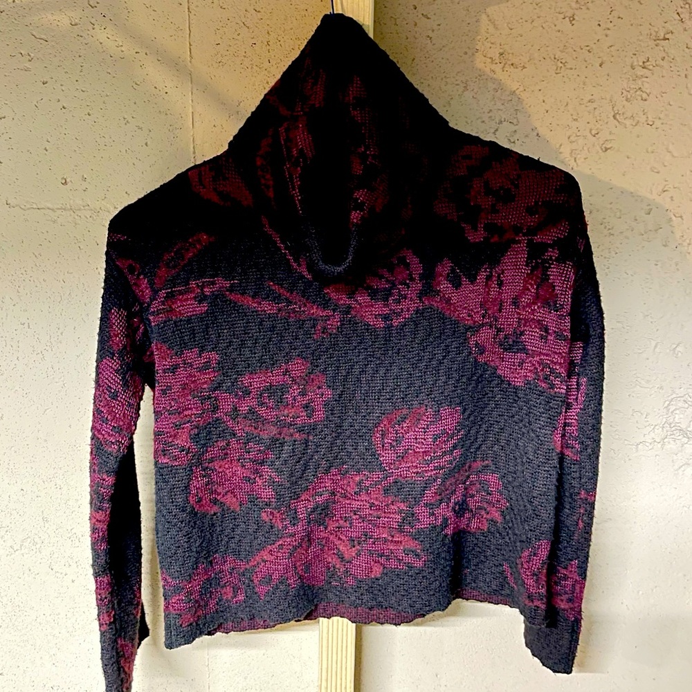 White House Black Market turtle neck